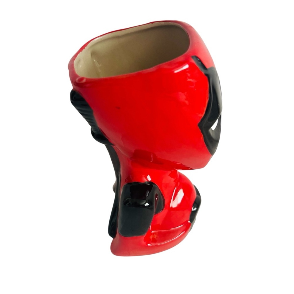 Marvel Regal Theaters Deadpool Wolverine Red and Black  Mug - Picture 2 of 6